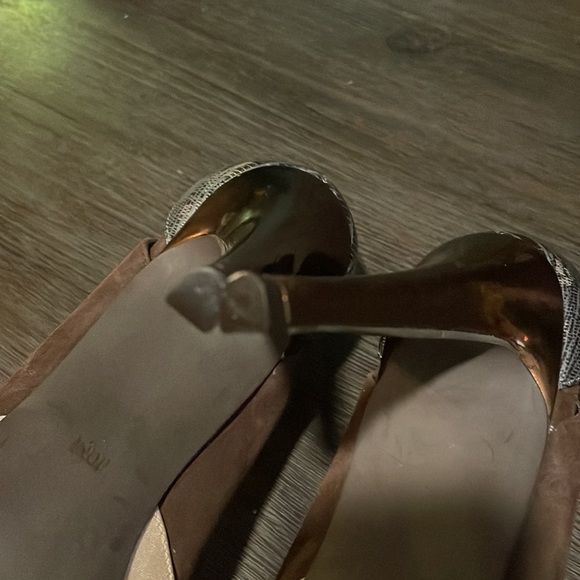 Unique BCBG Platform Heels Sz 10 NWT - Picture 8 of 11